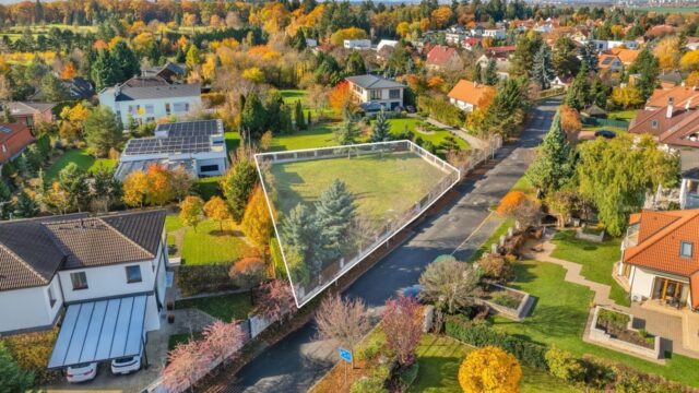 Prodej pozemku 939m2 – Průhonice